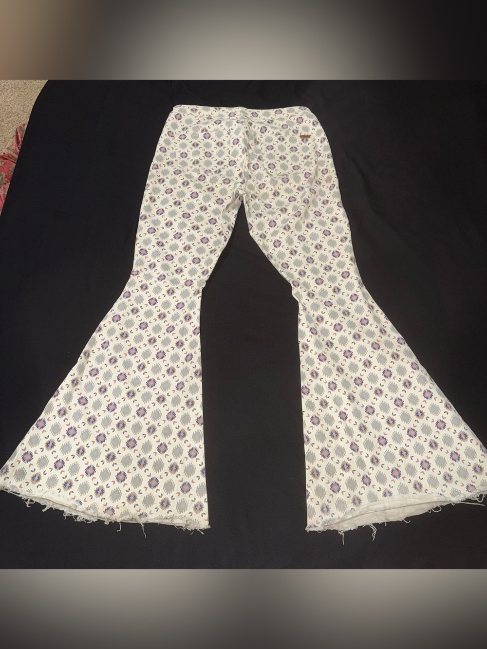 Rock & Roll Denim Bargain Button Bell Southwestern Print Raw Hem Jeans 33x34